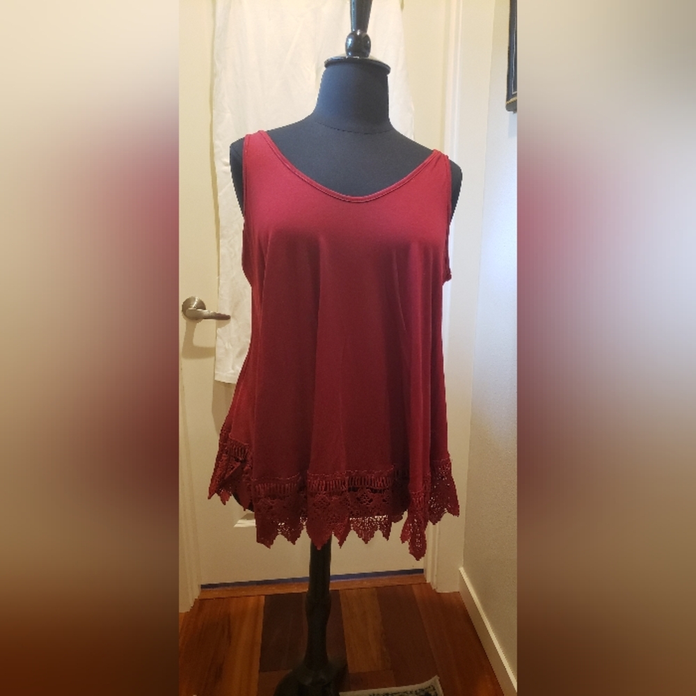 Elegant Red Lace Hem Women's Tunic